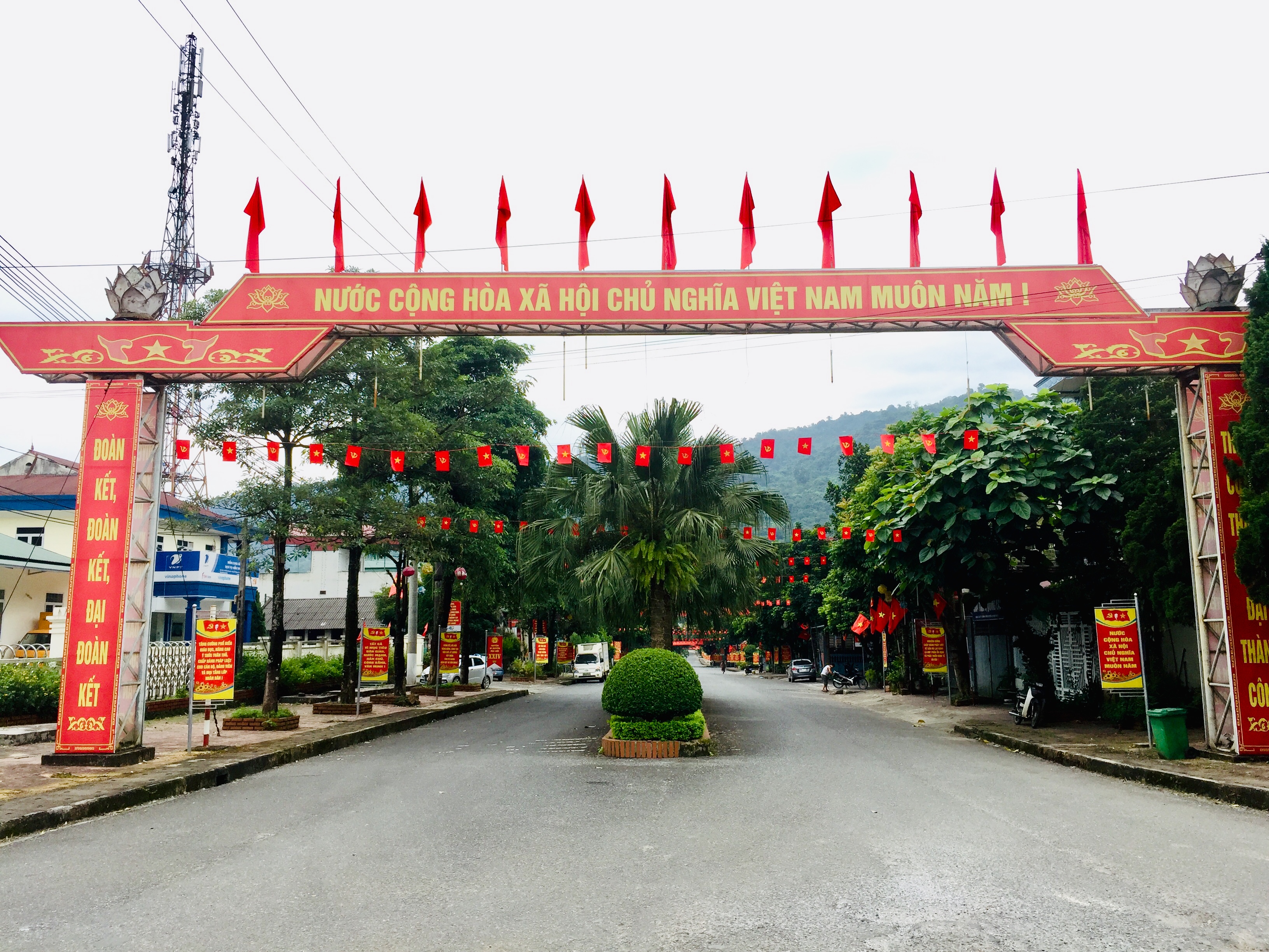 Vị Xuyên trang trí khánh tiết chào mừng Đại hội đại biểu Đảng bộ Tỉnh Hà Giang lần thứ XVII, nhiệm kỳ 2020 – 2025