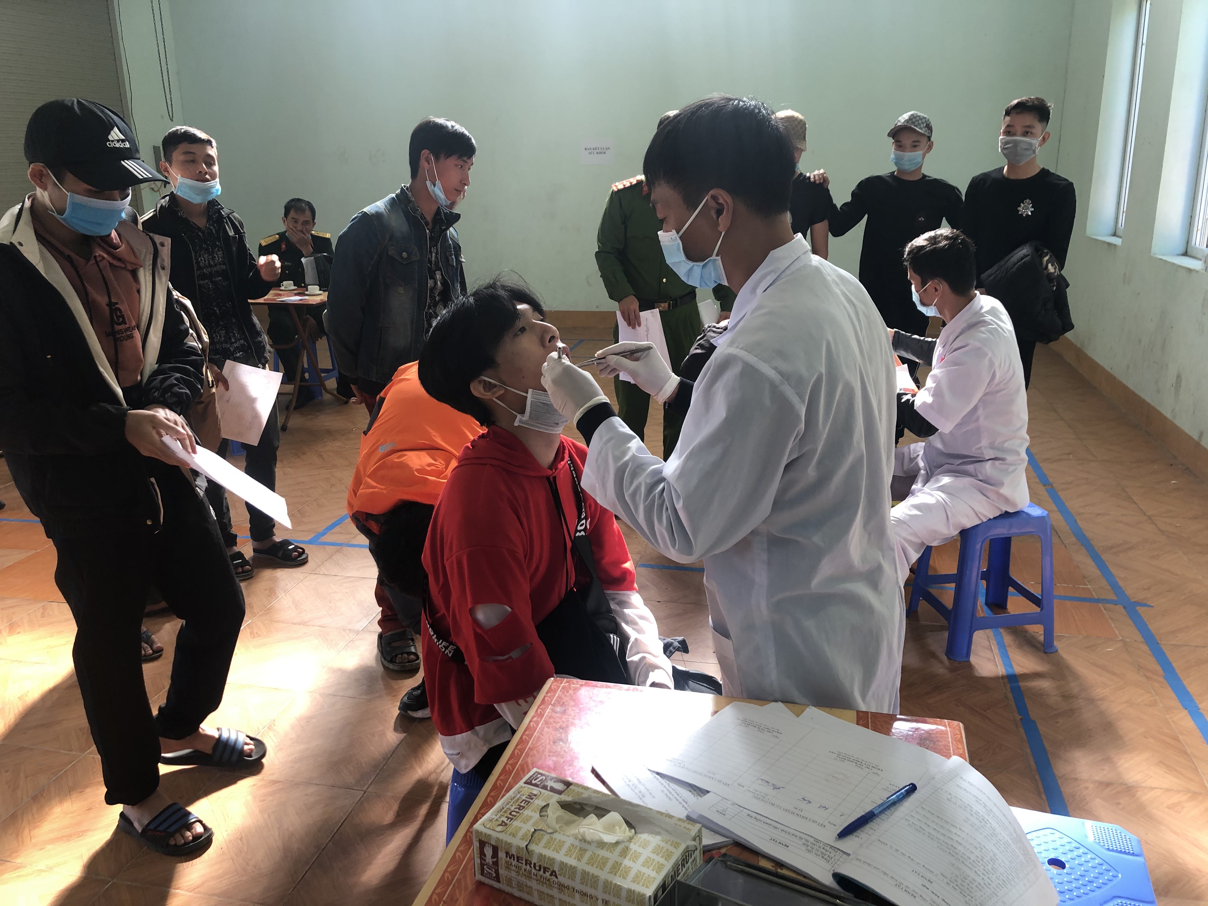 Công an huyện Vị Xuyên phối hợp tổ chức khám sơ tuyển sức khỏe công dân thực hiện nghĩa vụ tham gia Công an nhân nhân dân năm 2021