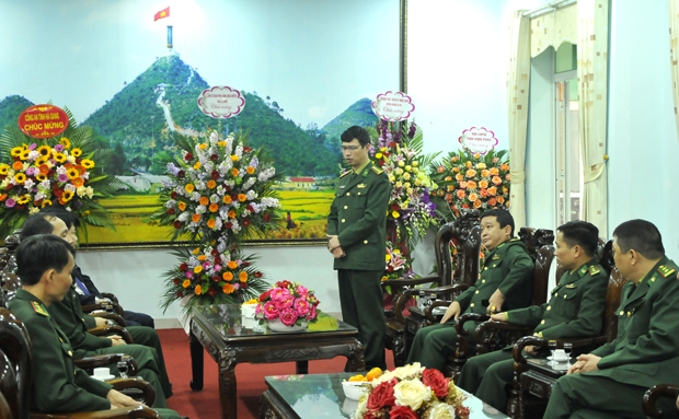 Chủ tịch UBND tỉnh Nguyễn Văn Sơn chúc mừng Bộ Chỉ huy BĐBP tỉnh