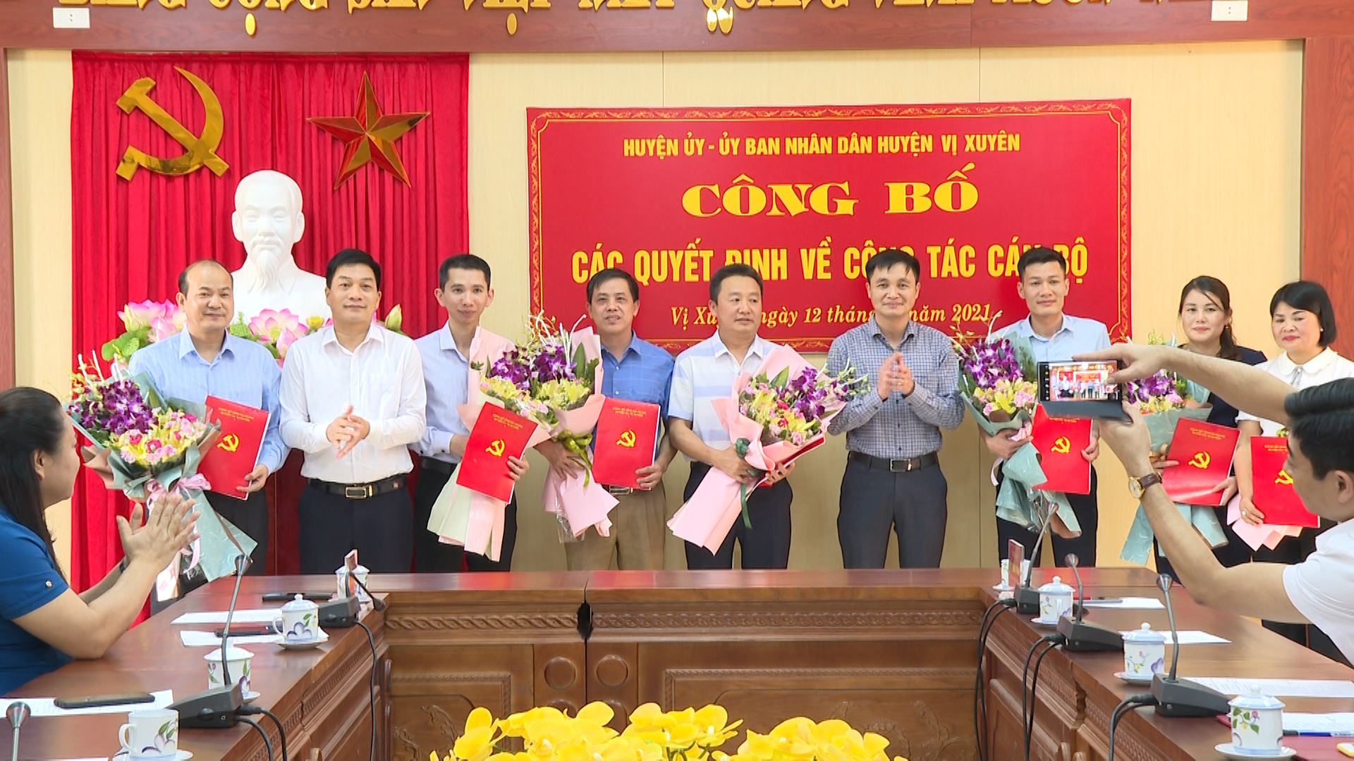 Huyện Vị Xuyên công bố các quyết định về công tác cán bộ