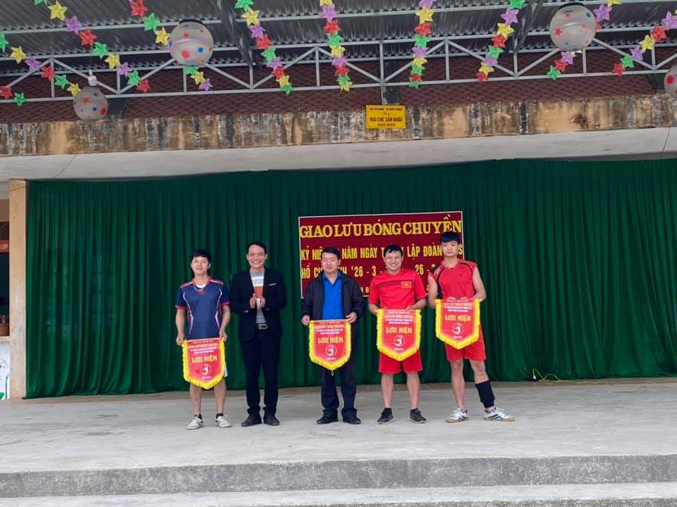 Đoàn thanh niên xã Xín Chải tổ chức giao lưu bóng chuyền chào mừng ky niệm 90 năm thành lập đoàn thanh niên cộng sản Hồ Chí Minh (26/3/1931 - 26/3/2021)