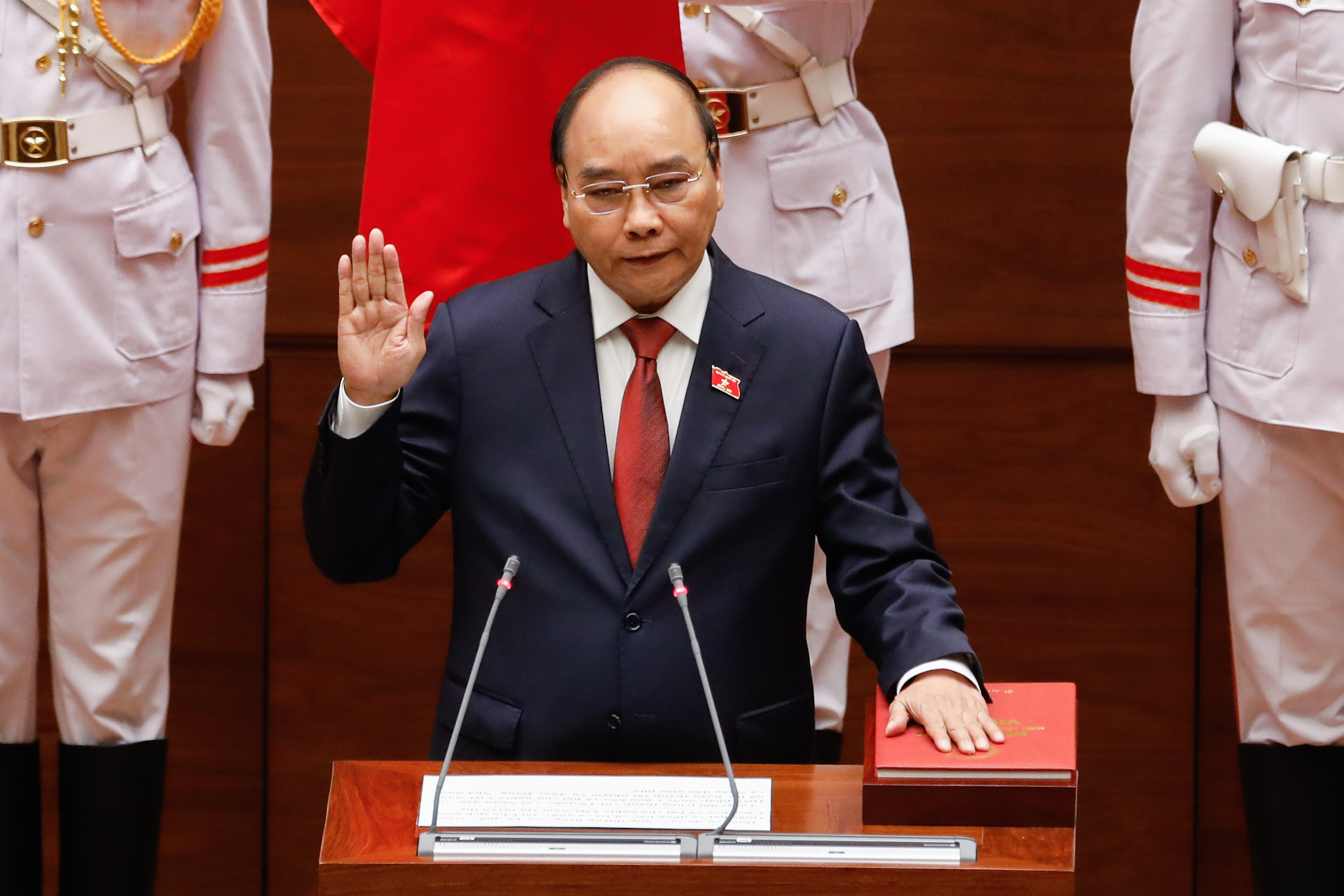 Chủ tịch nước Nguyễn Xuân Phúc tuyên thệ nhậm chức