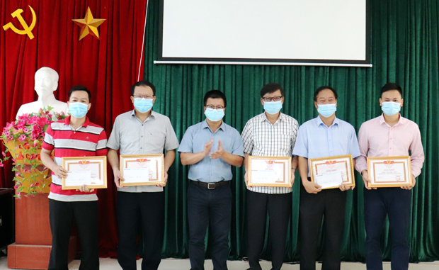 Báo Hà Giang khen thưởng các tập thể, cá nhân có thành tích trong tuyên truyền bầu cử ĐBQH khóa XV và HĐND các cấp